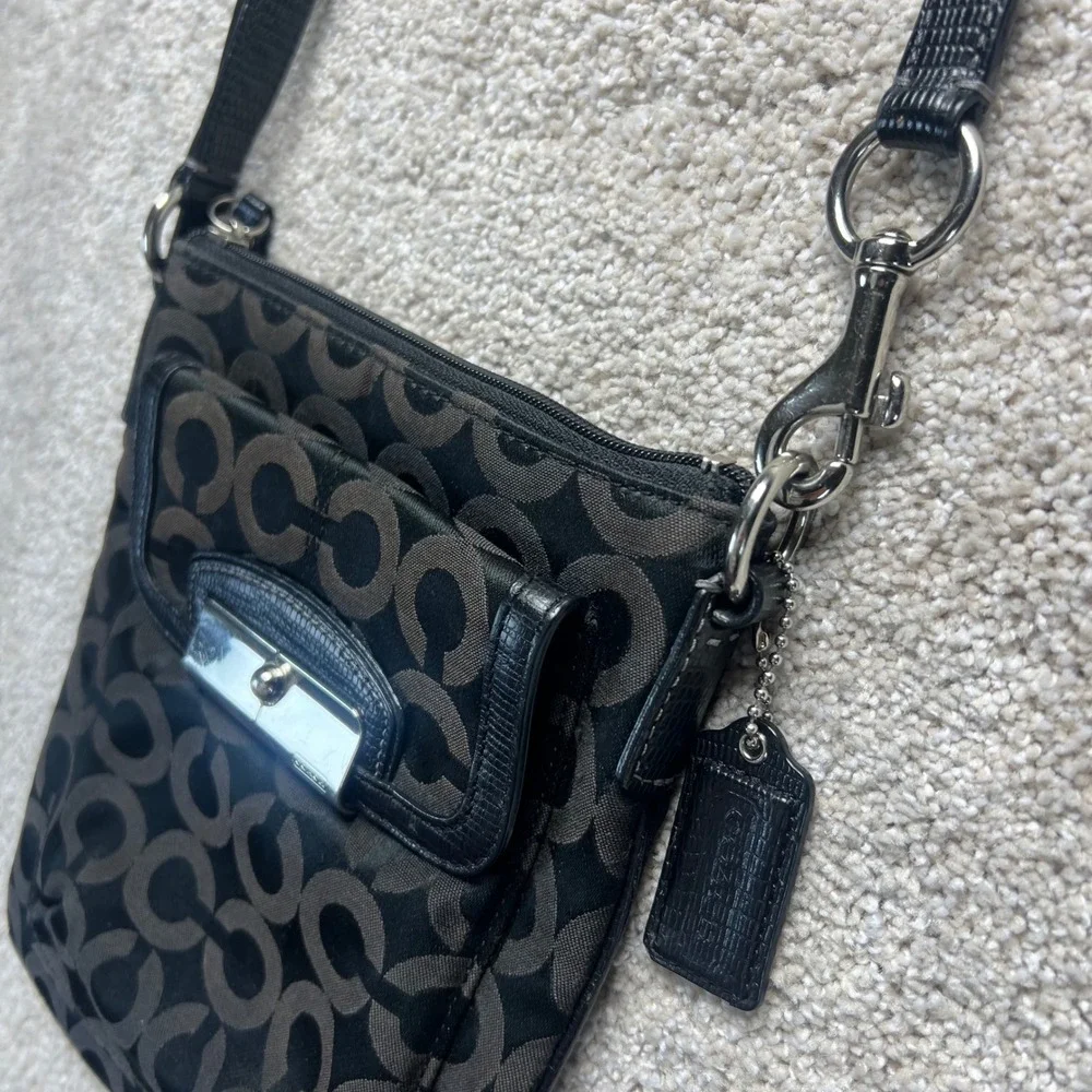 Coach Kristen‎ Op Art Signature Swingpack Crossbody Bag Black Leather Trim Small